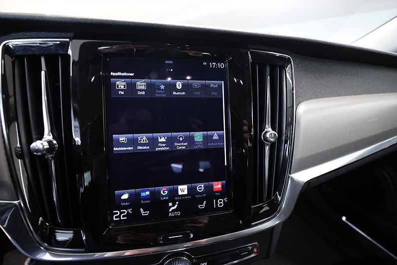 Volvo V90 Cross Country D4 AWD Momentum B-kamera Keyless MOMS