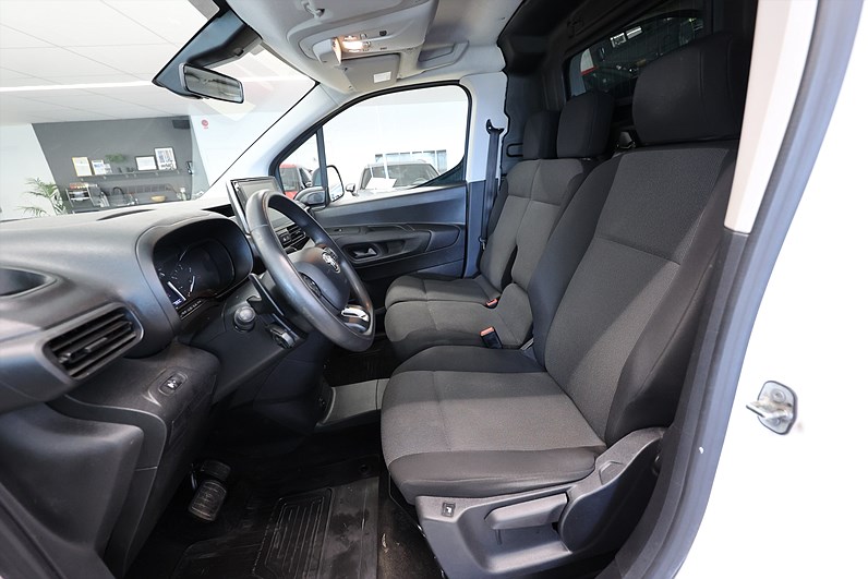 Toyota ProAce City 1.2 Turbo 130hk 3-Sits CarPlay PDC B-Kamera