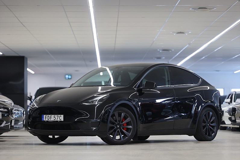 Tesla Model Y Performance 534hk Pano Navi Läder