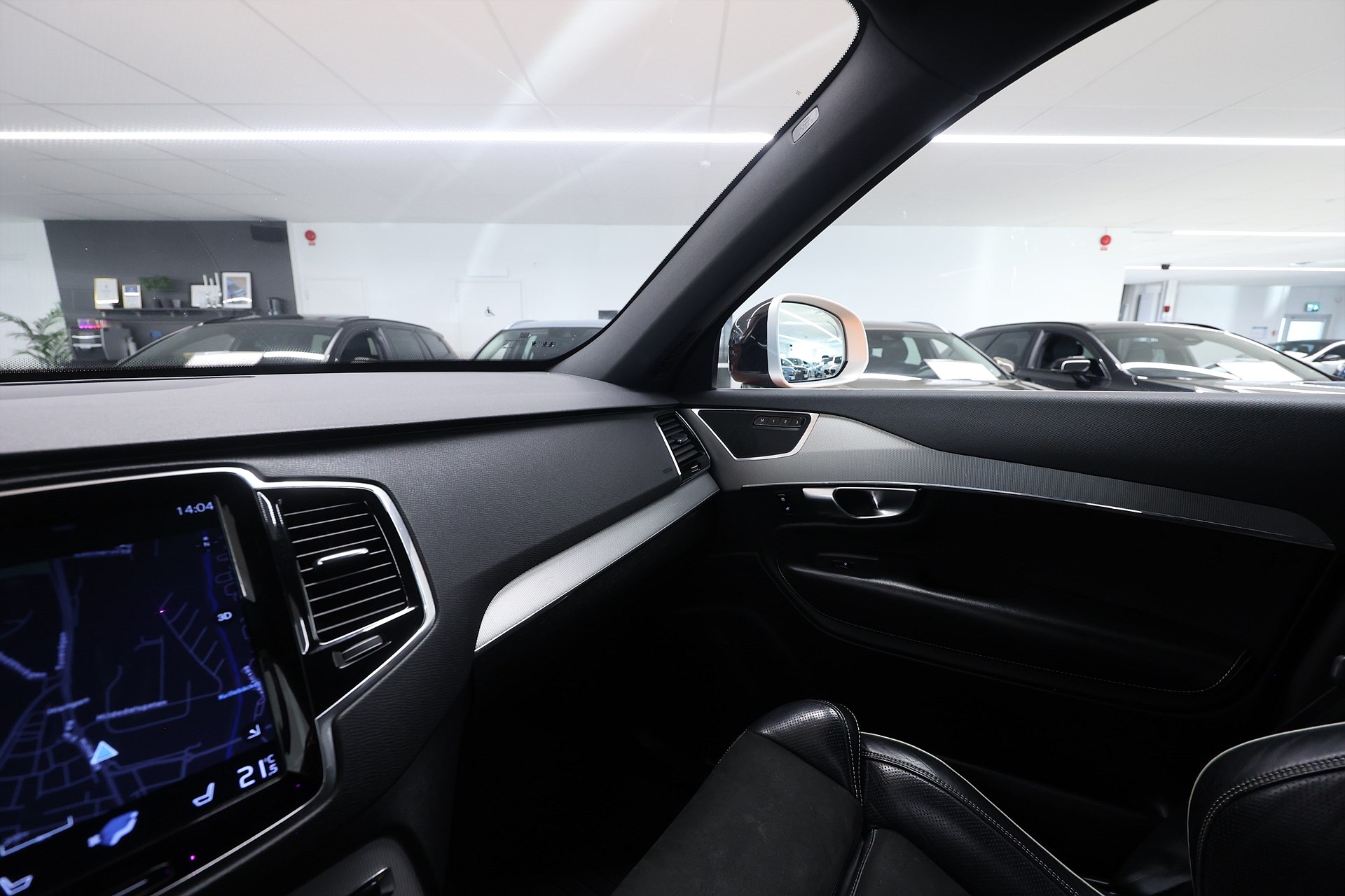 Volvo XC90 D5 AWD 235hk *Hjulkampanj!* R-Design Luft 7-Sits Drag