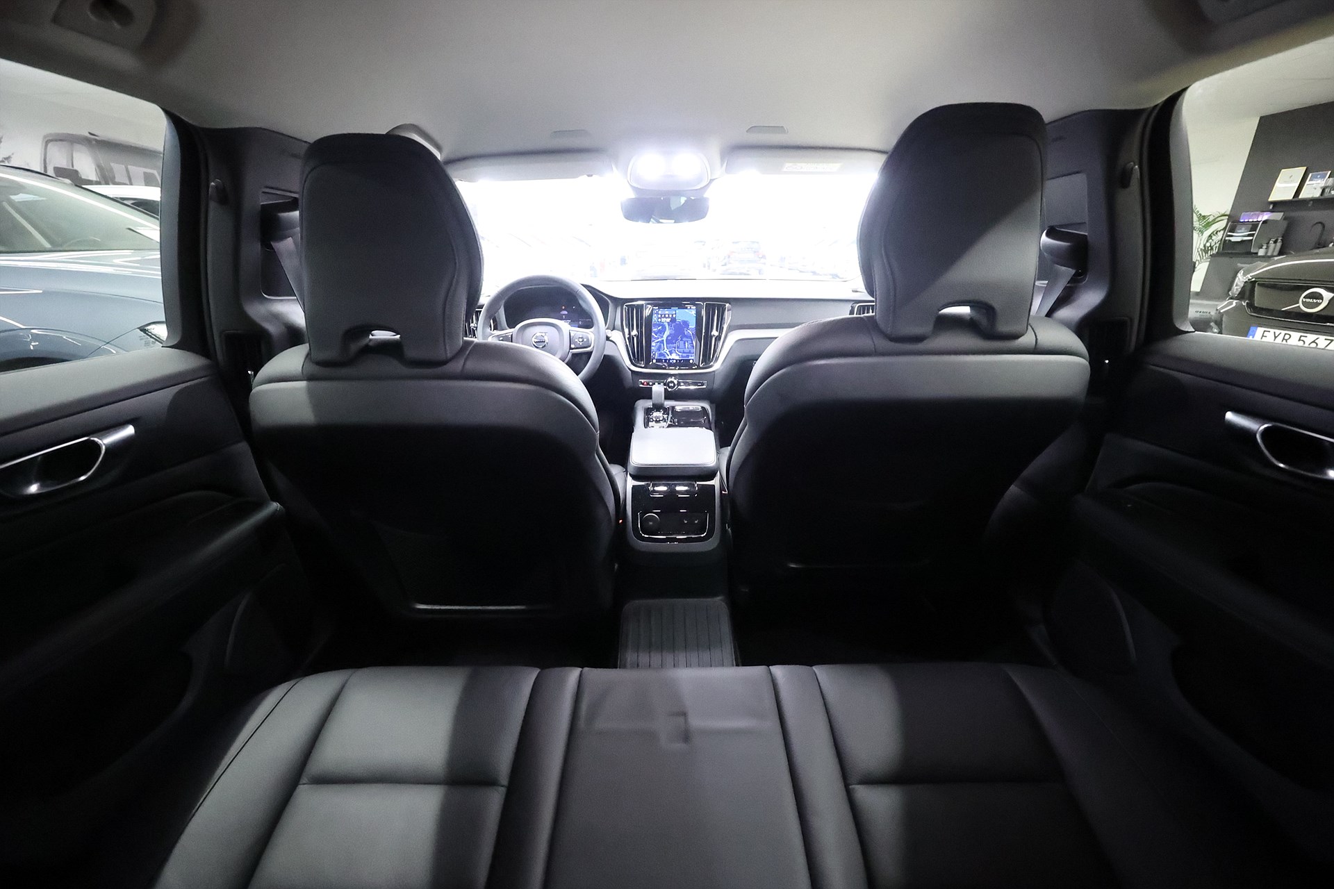 Volvo V60 Recharge T6 AWD 350hk Core H/K Läder Keyless Navi Drag