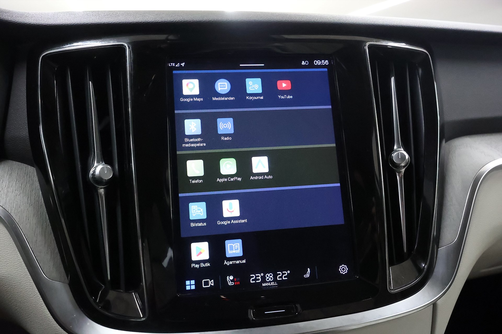 Volvo V60 Cross Country B4 197hk Plus Läder B-Kamera Navi Drag