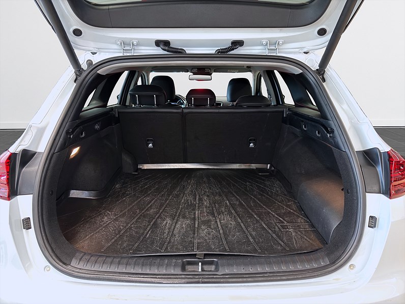 Kia Ceed SW Plug-in Hybrid 141hk Helg på Moberg! Advance B-Kamera Navi Keyless