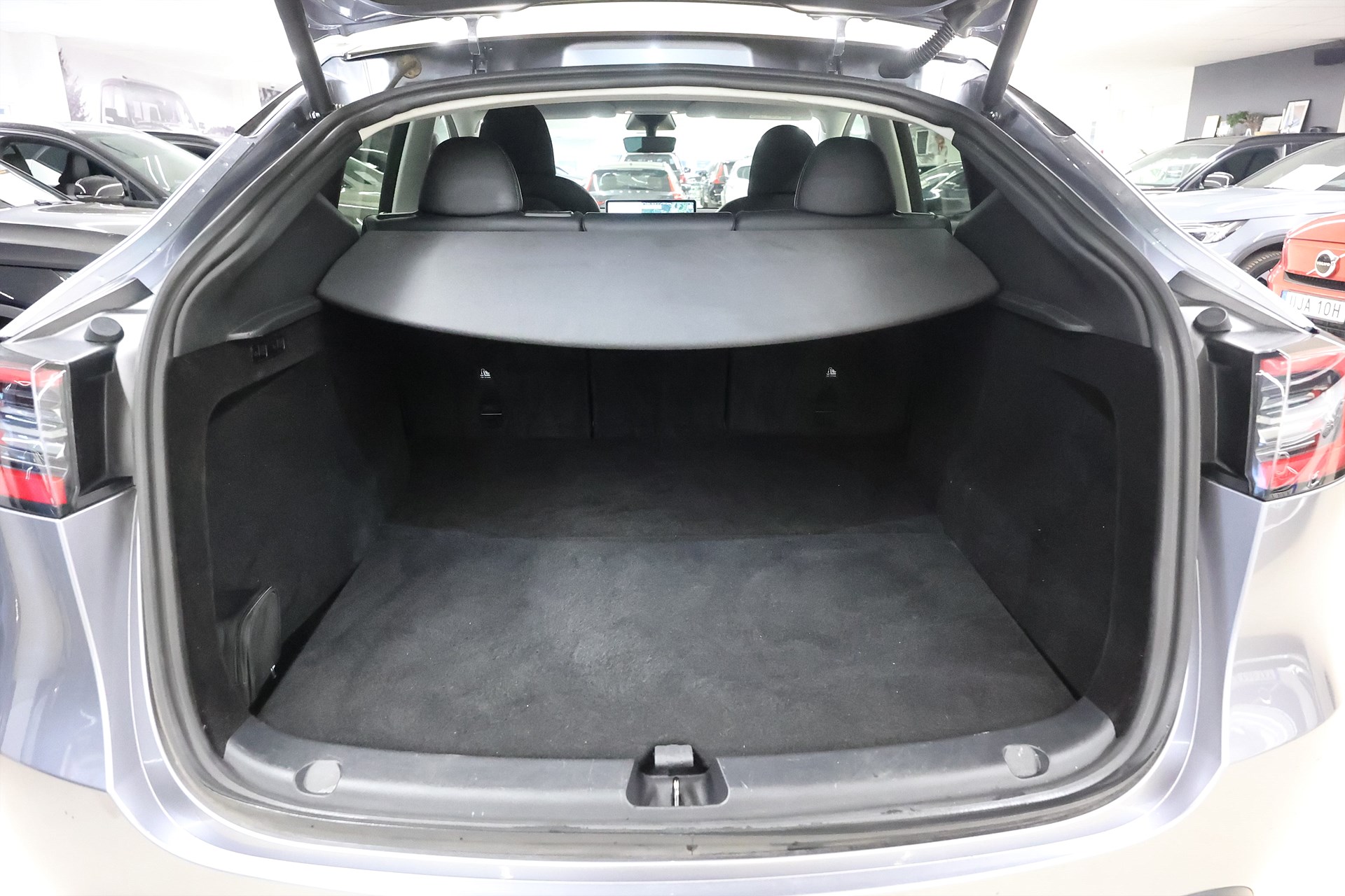 Tesla Model Y Long Range AWD 514hk Pano Navi Läder