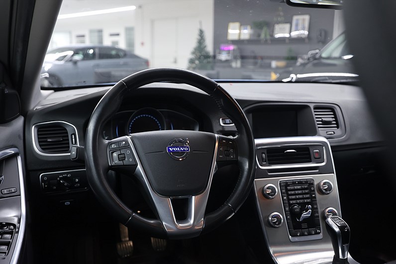 Volvo V60 D4 181hk *Kampanj!* Momentum Drag Keyless Värmare