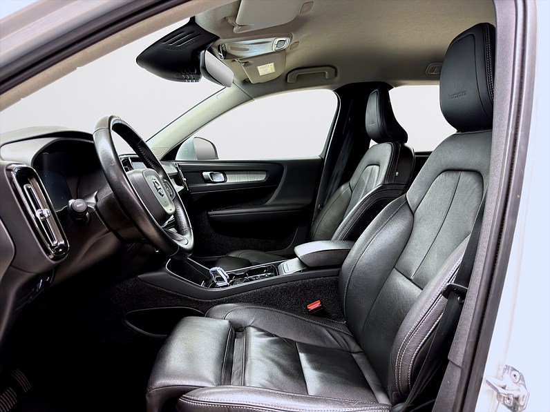 Volvo XC40 D3 150hk Inscription Navi Keyless Värmare B-Kamera