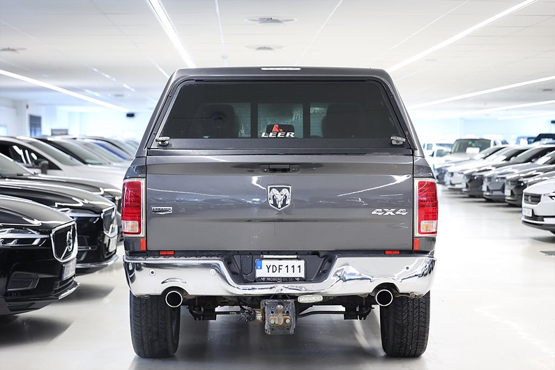 Dodge RAM 1500 3.0 V6 EcoDiesel 4x4 Laramie Kåpa Drag MOMS