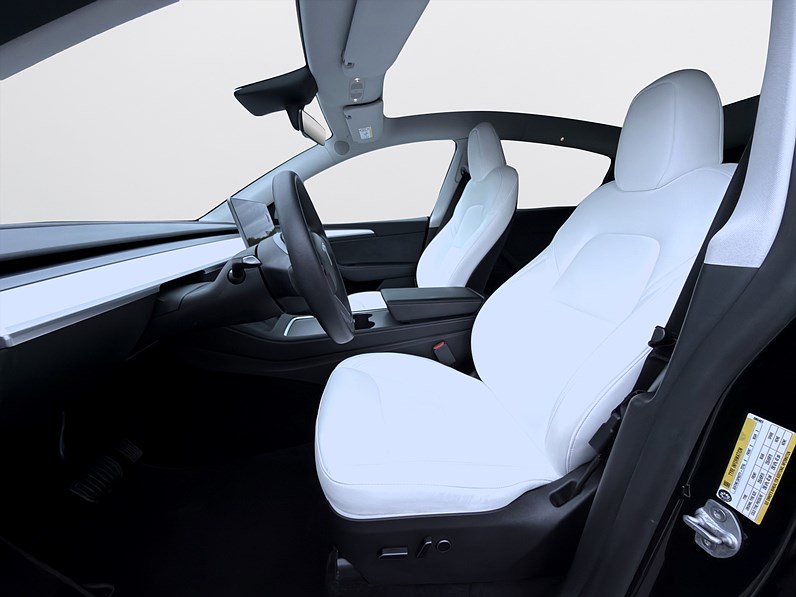 Tesla Model Y Long Range 514hk Pano Navi Drag B-Kamera MOMS