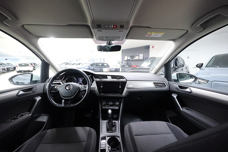 Volkswagen Touran 2.0 TDI 150hk R-Line 7 sits PDC LED MOMS