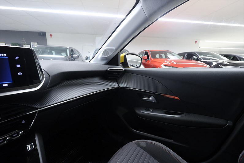 Peugeot 208 1.2 PureTech 75hk Active PDC Carplay