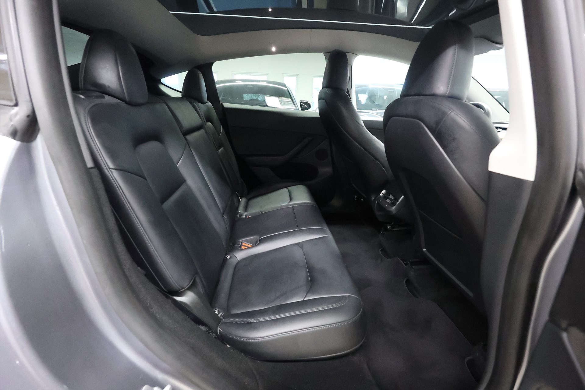 Tesla Model Y Long Range AWD 514hk Pano Navi Läder