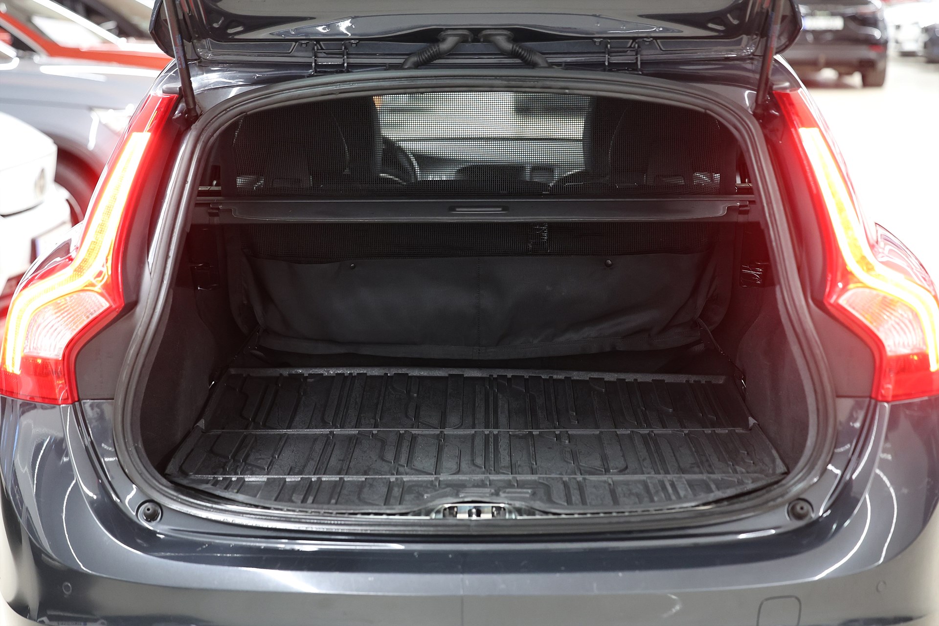 Volvo V60 D4 190hk *Hjulkampanj!* Momentum Värmare