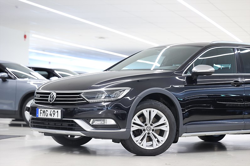 Volkswagen Passat Alltrack 2.0 TDI 4M B-kamera Värmare Carplay