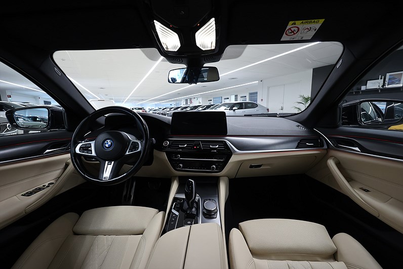 BMW 530e xDrive Touring M-Sport Innovation HUD Drag 360 MOMS