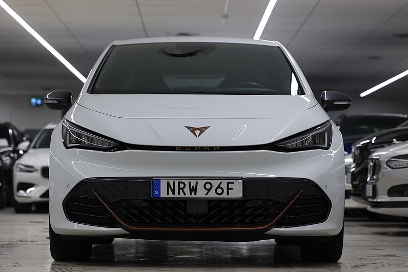 Cupra Born 204hk *Hjulkampanj!* Värmare B-kamera Navi Farth