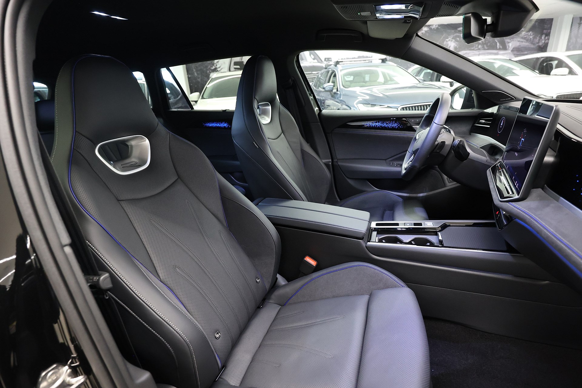 Volkswagen Passat 2.0 TDI 4M R Line 360-kam H/K Massage IQ Läder