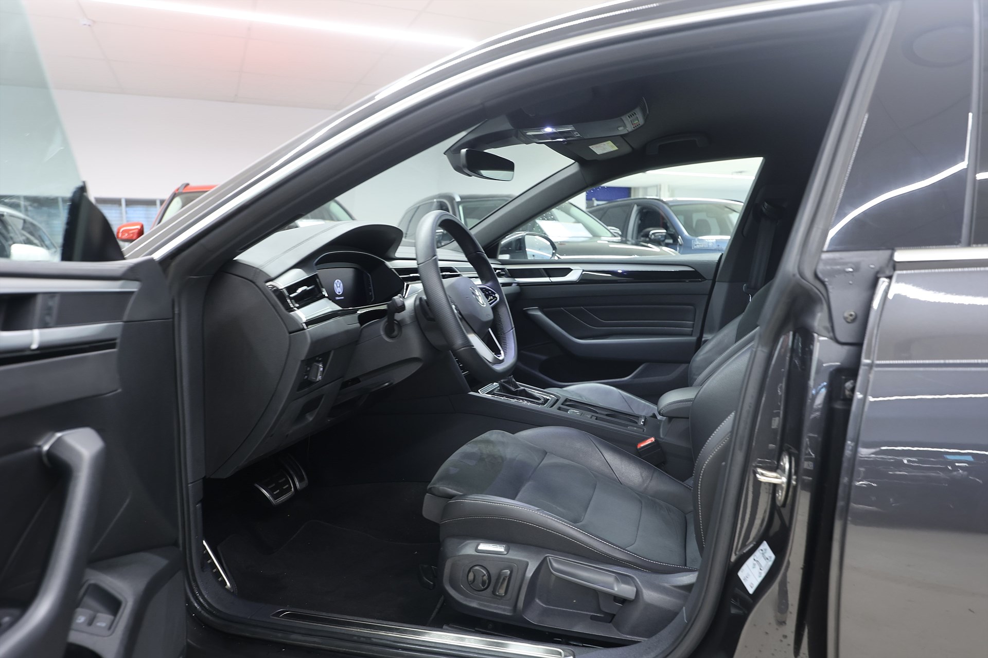 Volkswagen Arteon eHybrid 218hk R-Line Drag