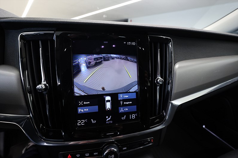 Volvo V90 Cross Country D4 AWD Momentum B-kamera Keyless MOMS