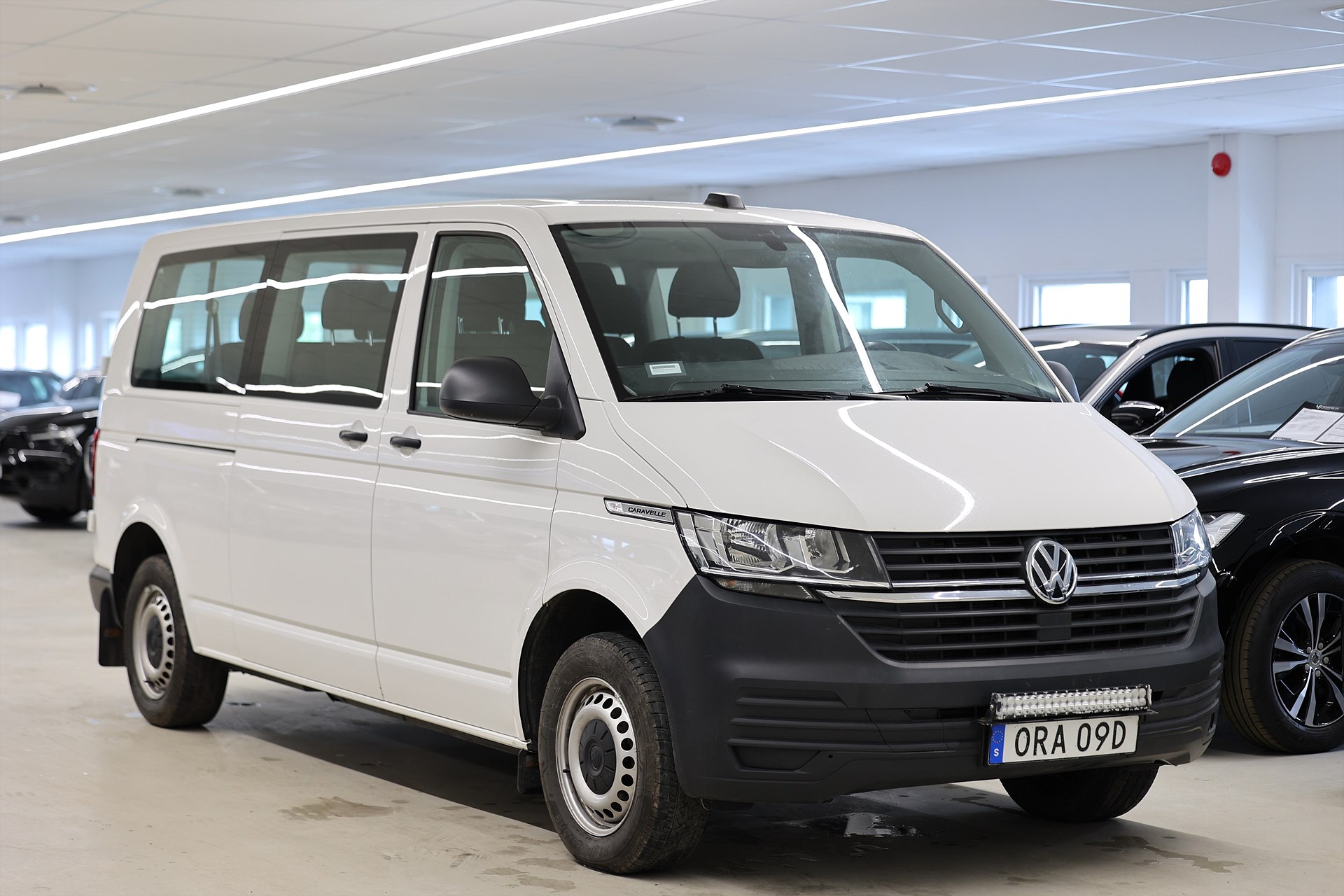 Volkswagen Caravelle 2.0 TDI 9-Sits B-kamera Carplay PDC MOMS