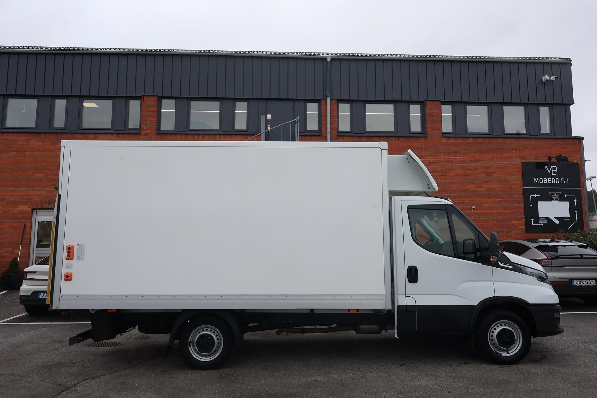 Iveco Daily 35-140 Chassi Cab 2.3 JTD 136hk BG-lyft MOMS