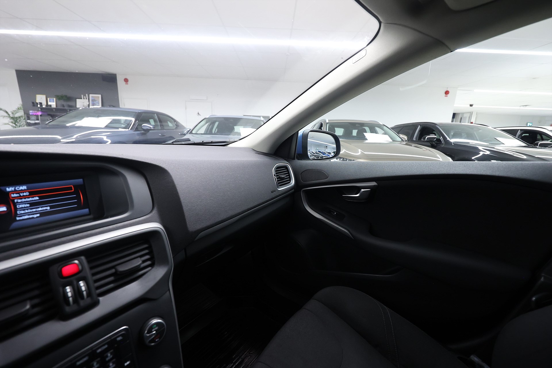 Volvo V40 D2 120hk *Hjulkampanj!* Kinetic Värmare PDC Farth