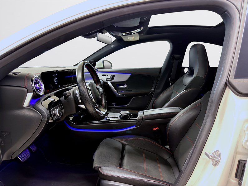Mercedes-Benz CLA 250 4MATIC AMG Bur Navi Keyless PDC