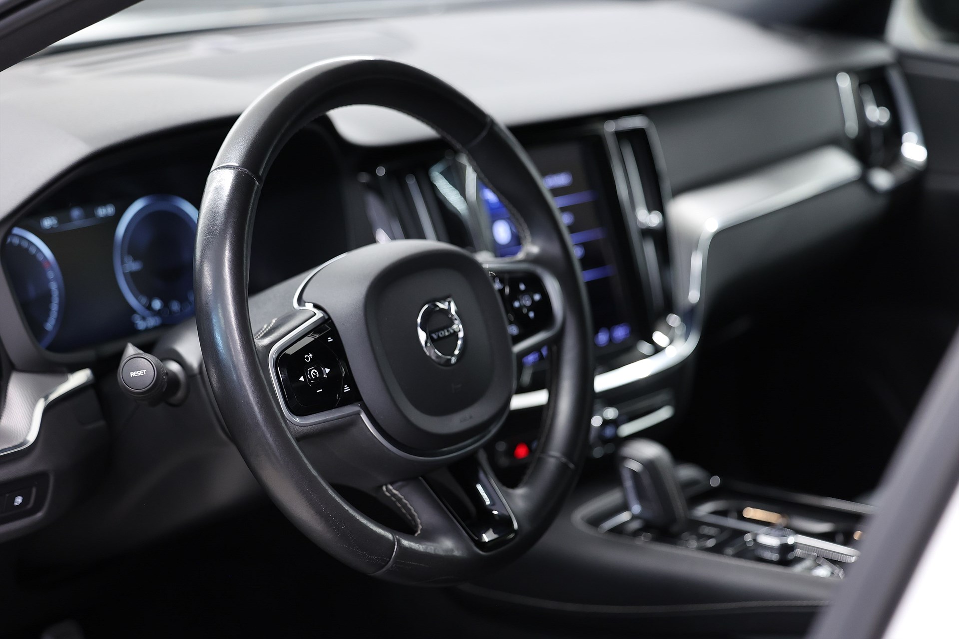 Volvo V60 T6 AWD TwEn 340hk R Design B-Kamera VOC Keyless