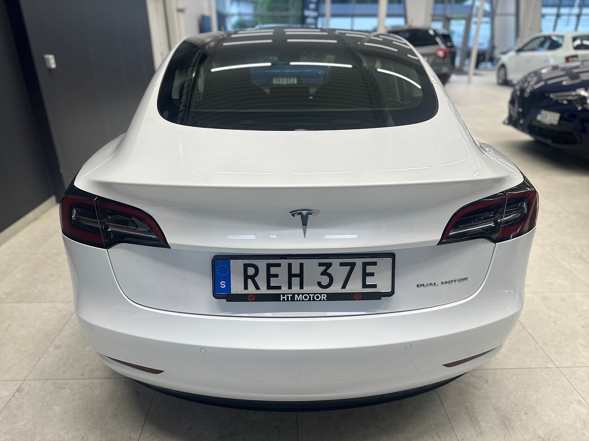 Tesla Model 3 – bild 6