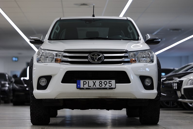 Toyota Hilux Dubbelhytt 2.4 AWD 150hk Invicible Drag Flaklock