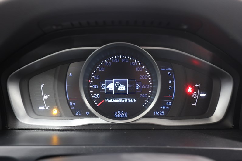 Volvo V60 D4 181hk *Kampanj!* Momentum Drag Keyless Värmare