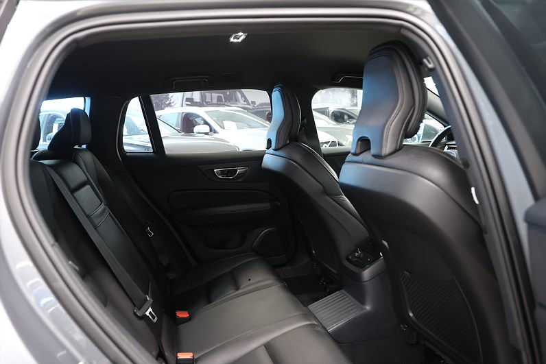 Volvo V60 T8 Twin Engine AWD 392hk Inscription H/K Värmare