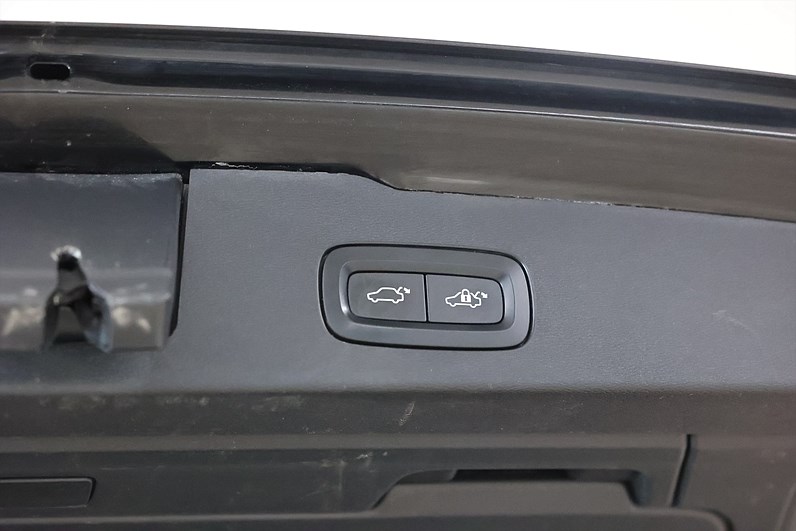 Volvo V60 Recharge T6 AWD 340hk Inscription Exp Läder Keyless Drag PDC