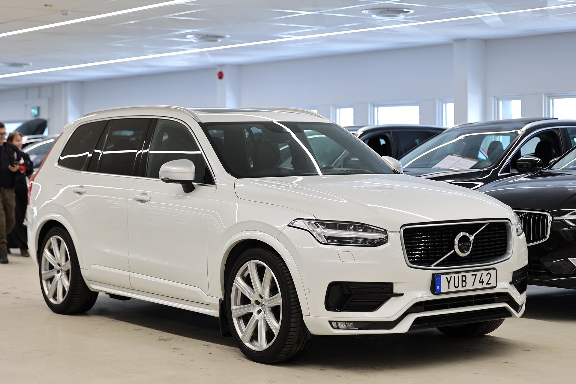 Volvo XC90 T6 AWD 310hk R Design 7-Sits HUD B&W Luft.fjädr Pano