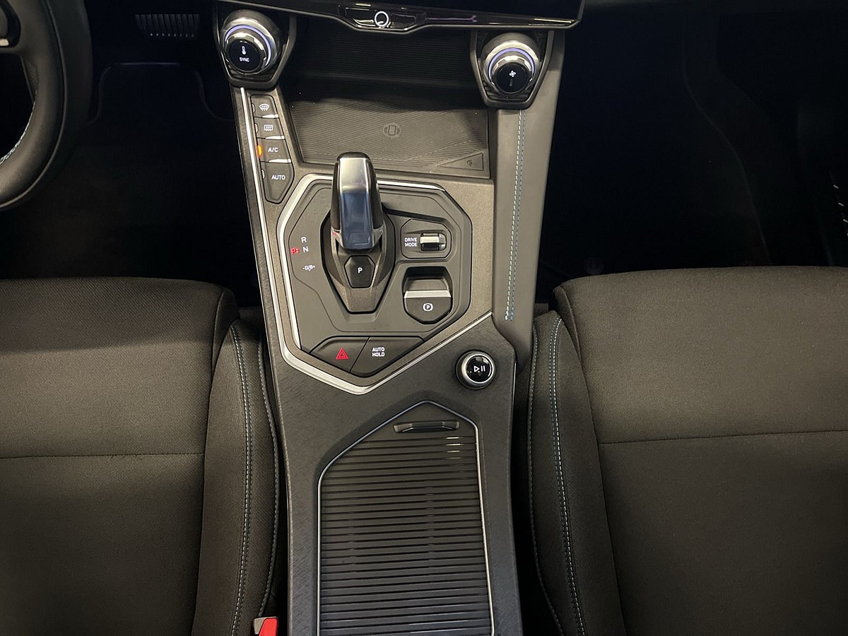 Lynk & Co 01 PHEV DCT, 261hk, 2022