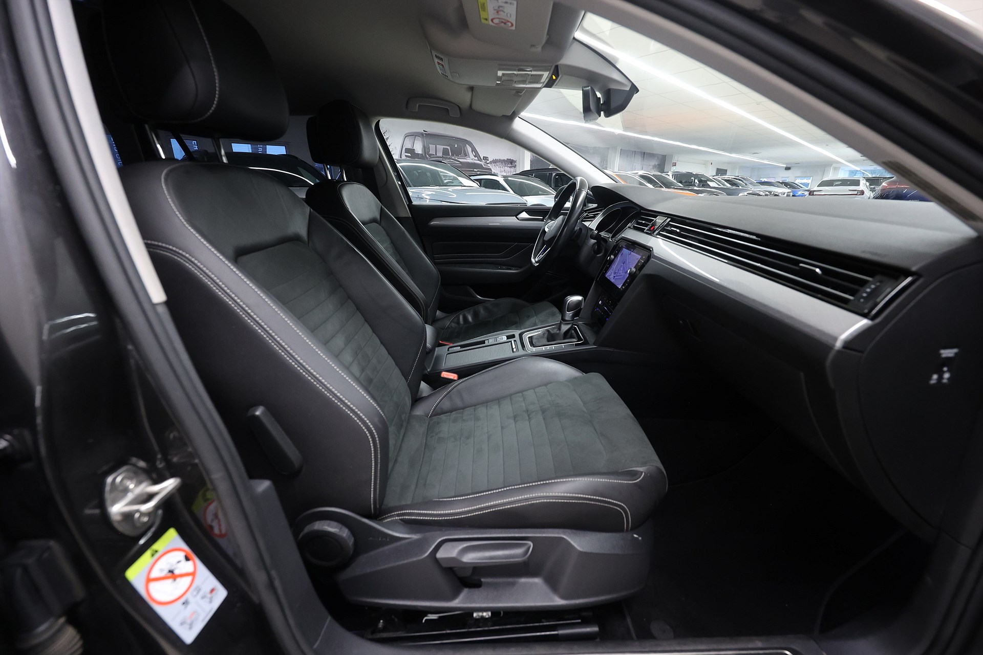 Volkswagen Passat SC 1.4 TSI 218hk *Hjulkampanj!* GTE Värmare Navi Drag MOMS