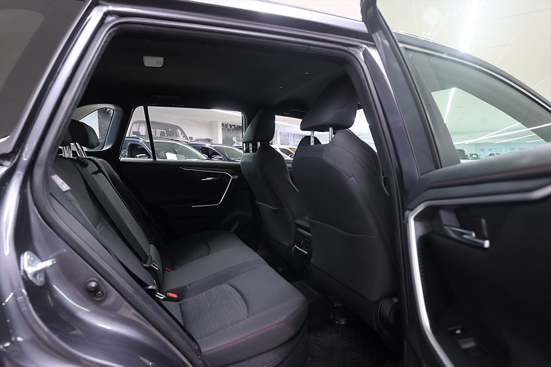 Toyota RAV4 Plug-in Hybrid 306hk Active Drag B-kamera