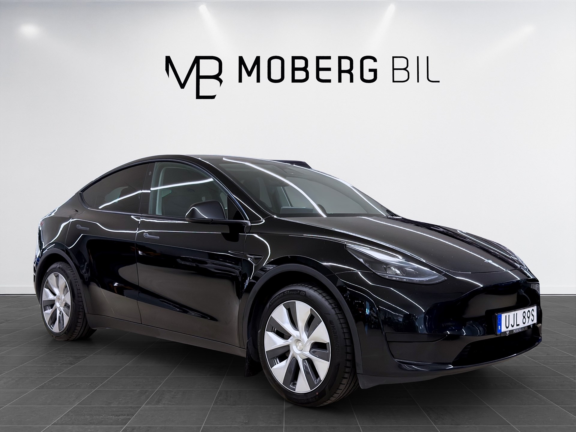 Tesla Model Y Standard Range 299hk Helg på Moberg!  Pano Läder Navi B-Kamera