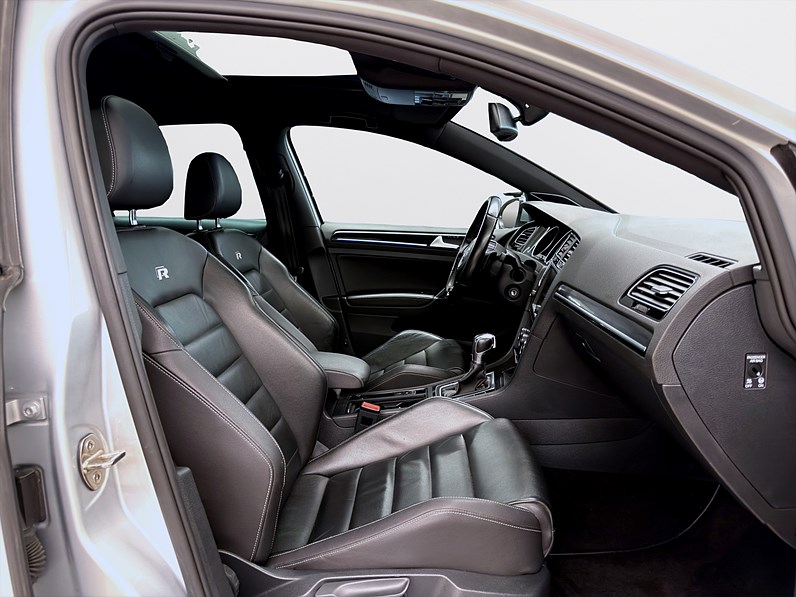 R 2.0 TSI 4M 300hk Pano Dynaudio B-Kamera PDC