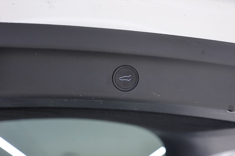 Tesla Model Y Long Range AWD 514hk *Kampanj!* AP Pano Drag