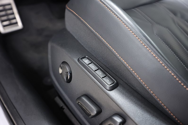 Cupra Formentor VZ 2.0 TSI 4Drive 310hk *Hjulkampanj!* Navi 360