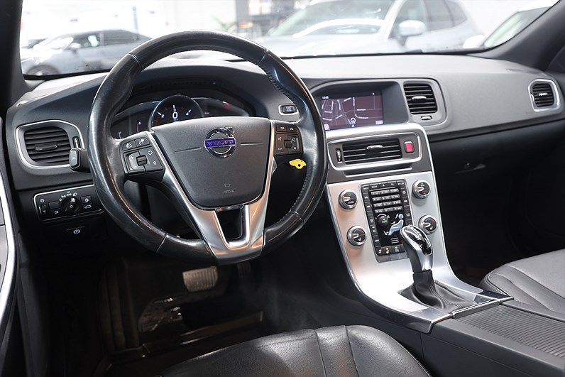 Volvo V60 Cross Country D4 190hk Summum Skinn Navi Keyless