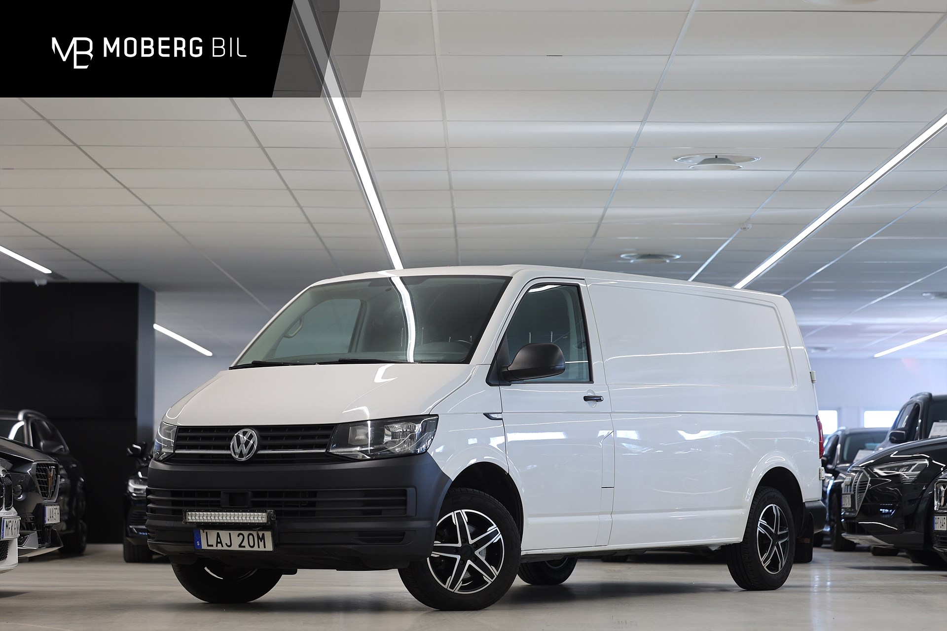 Volkswagen Transporter T28 2.0 TDI 150hk V-Inrett 3-Sits Drag MOMS