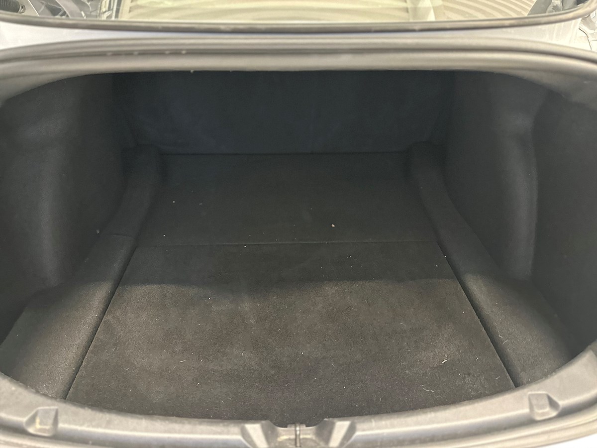 Tesla Model 3 – bild 7