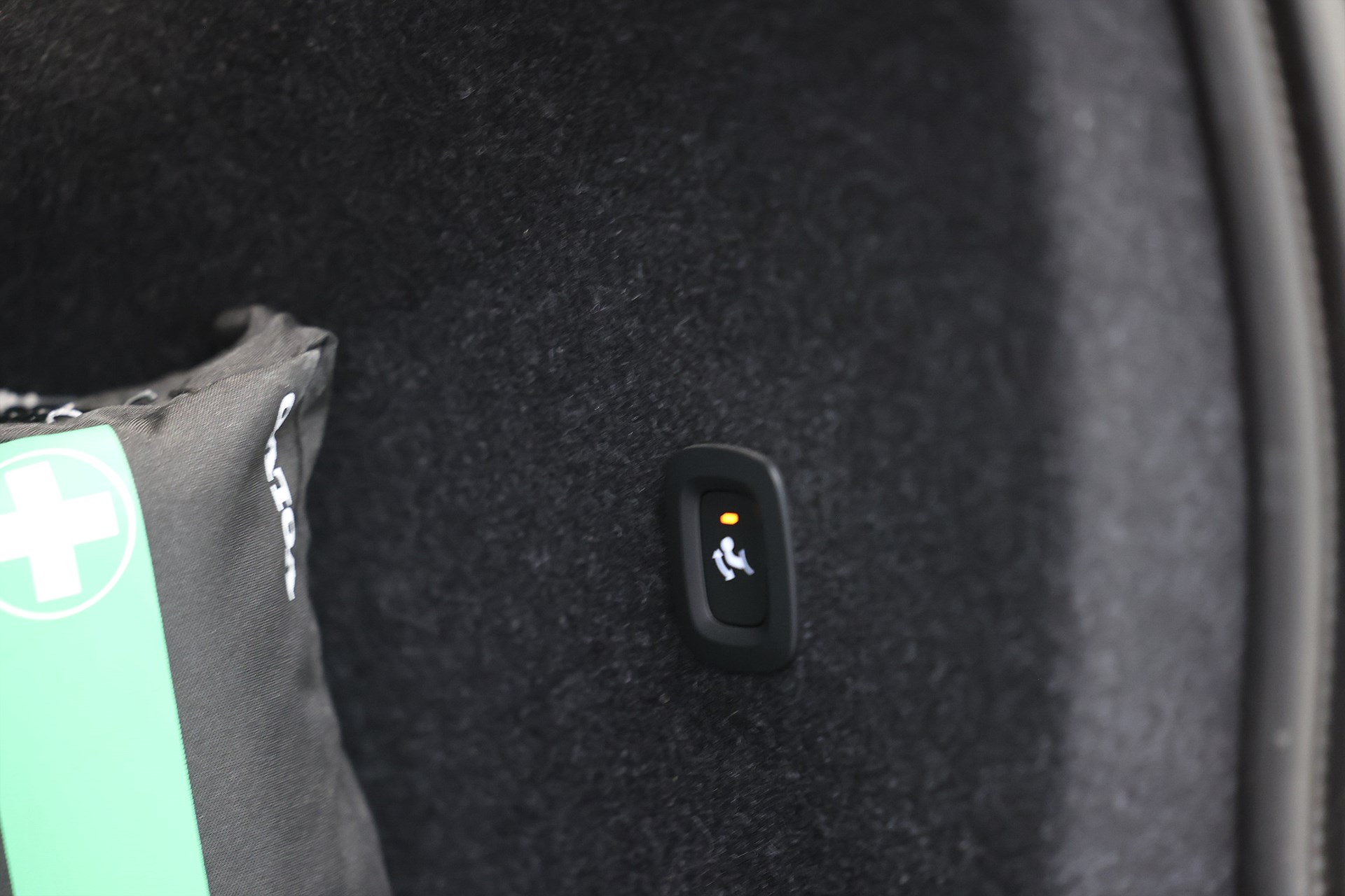 Volvo C40 Recharge Single Motor *Hjulkampanj!* Core Pano Drag