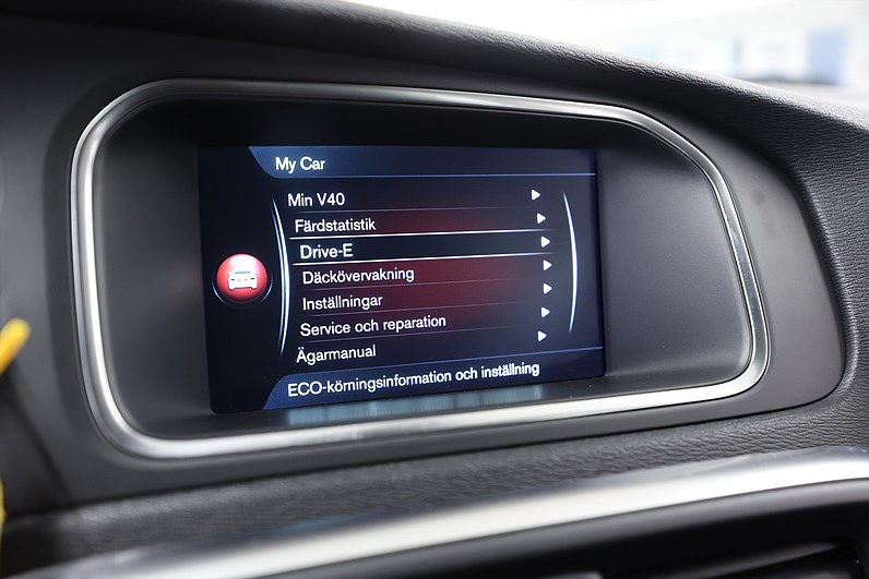 Volvo V40 D2 115hk Momentum Drag Värmare VOC PDC