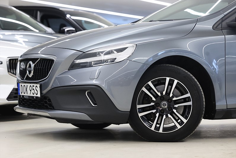 Volvo V40 Cross Country D3 150hk Momentum Värmare BLIS
