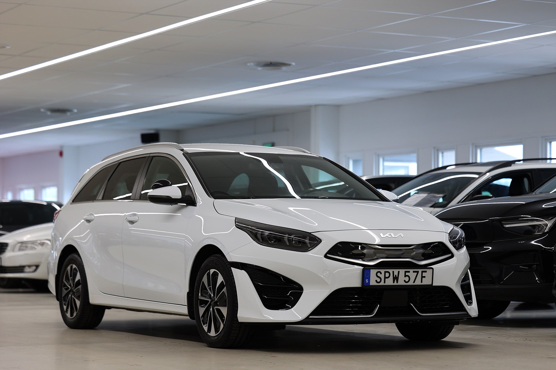 Kia Ceed SW Plug-in 141hk Advance B-kamera Keyless LED