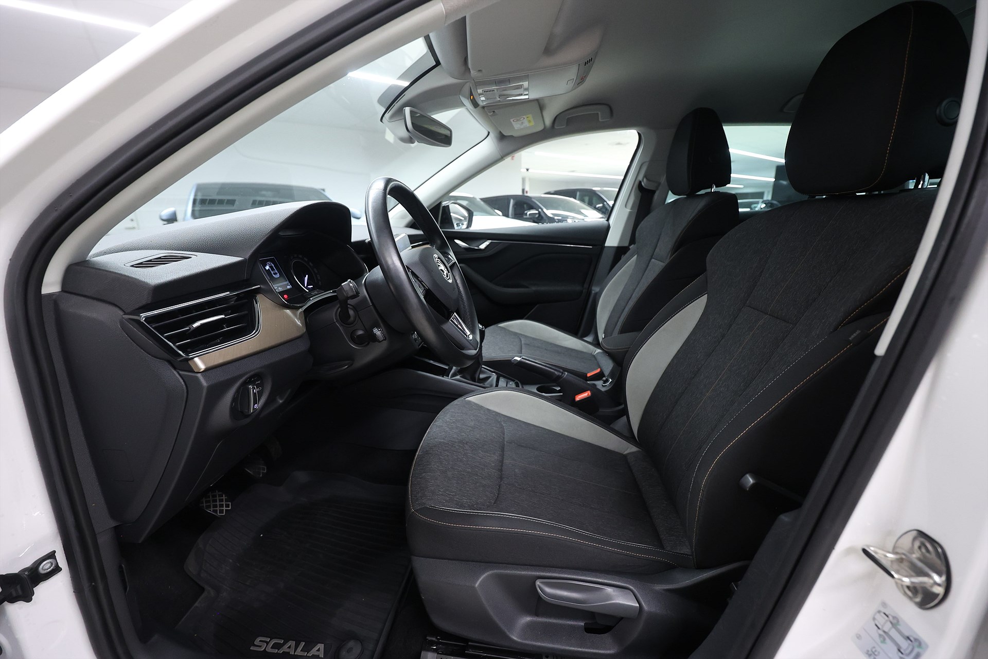 Skoda Scala 1.0 TSI 115hk *Hjulkampanj!* B-kamera PDC Farth MOMS