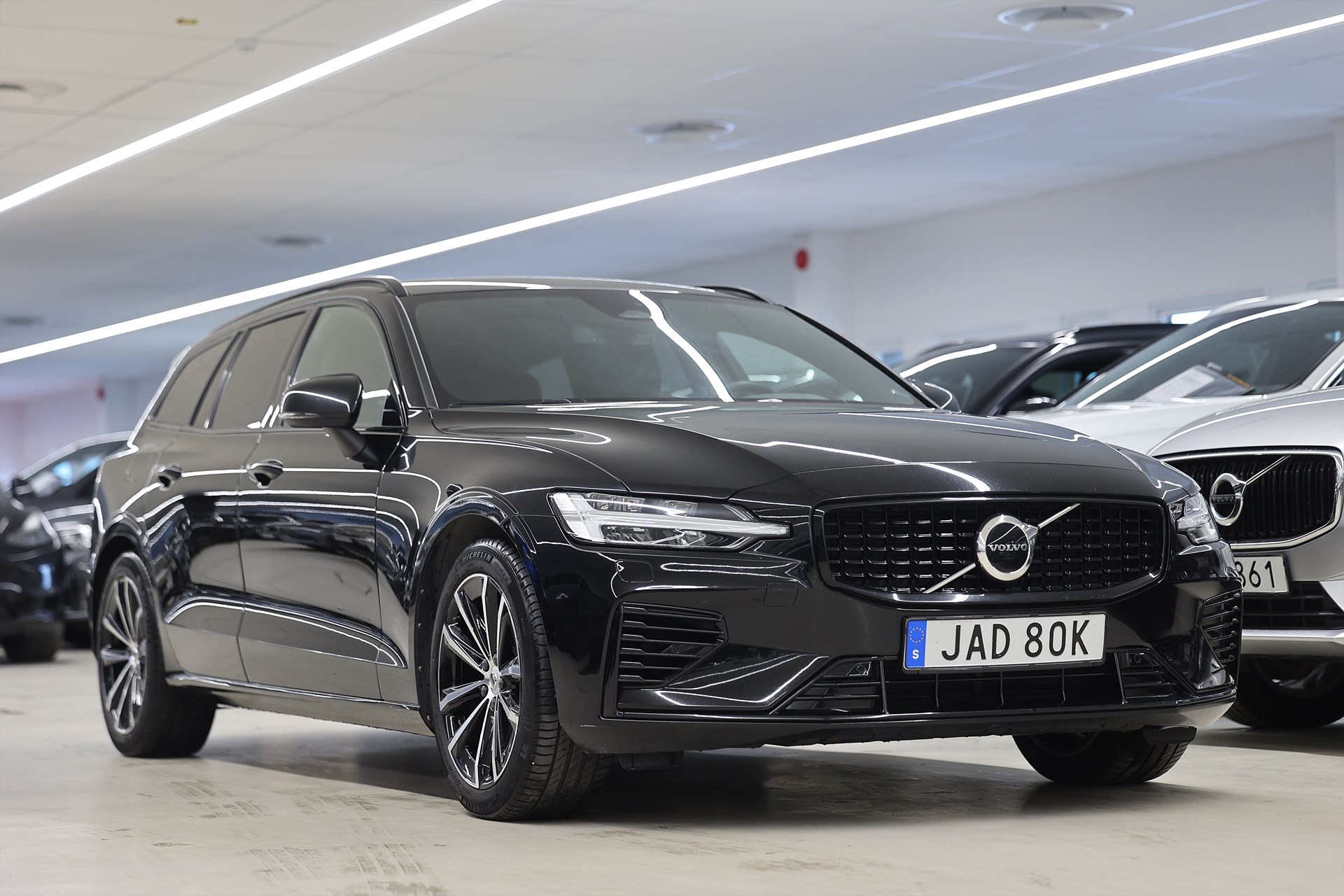 Volvo V60 Recharge T6 AWD 350hk Plus Dark Värmare B-kamera Navi