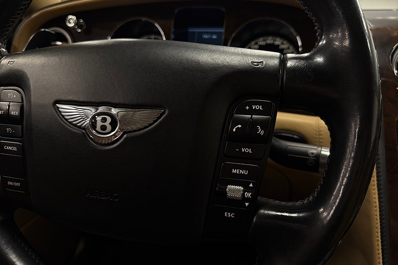 Flying Spur L 6.0 W12 AWD, 560hk, 2006, Unik 2006, svart – bild 21 av 26, begagnad hos Niber i Järfälla